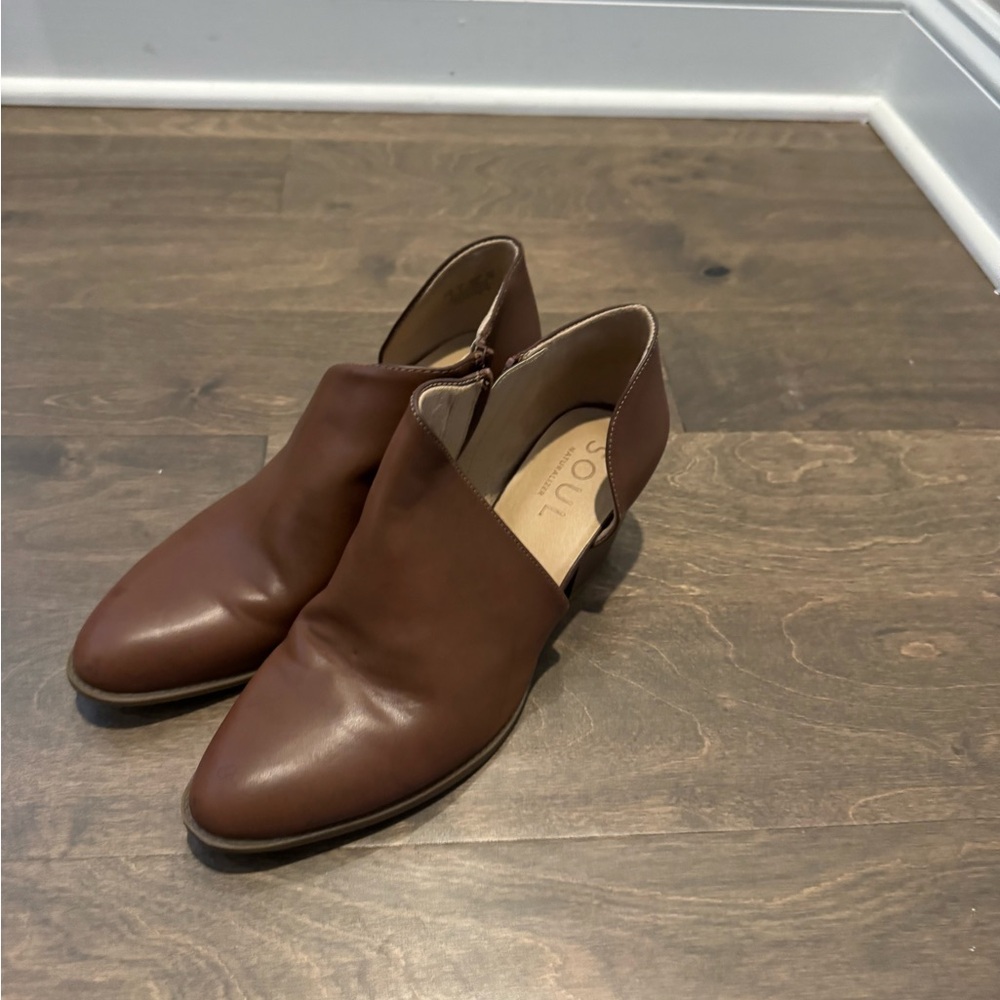 SOUL Naturalizer Brown Ankle Booties